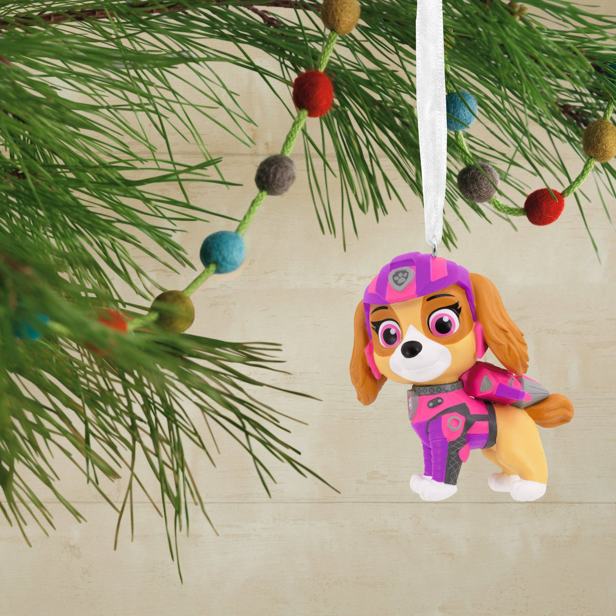 Collectible Paw Patrol - Festive Skye Ornament