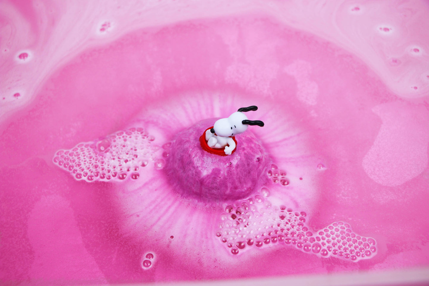 Zimpli Baff Bombz - Peanuts Surprise! with figure inside